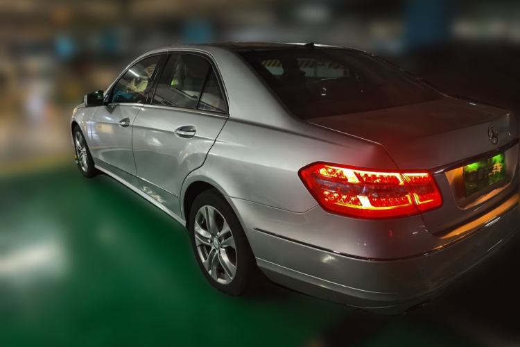 Used Mercedes-Benz E-Class 2010 E 300 Fashion Luxury Edition Rear Left 45 Deg