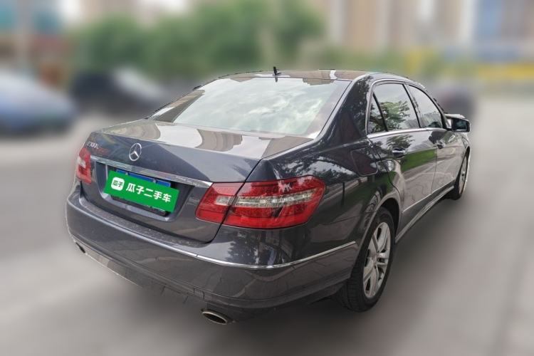 Used Mercedes-Benz E-Class 2010 E 300 L Fashion Model Rear Right 45 Deg