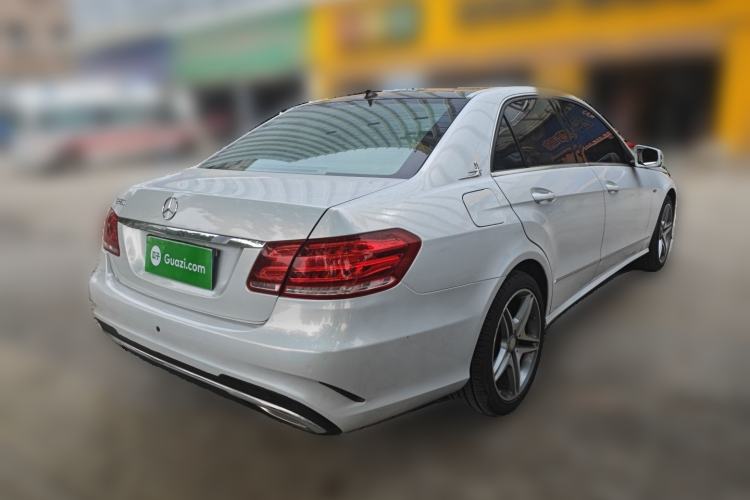 Used Mercedes-Benz E-Class 2010 E 200 CGI Elegant Model Rear Right 45 Deg