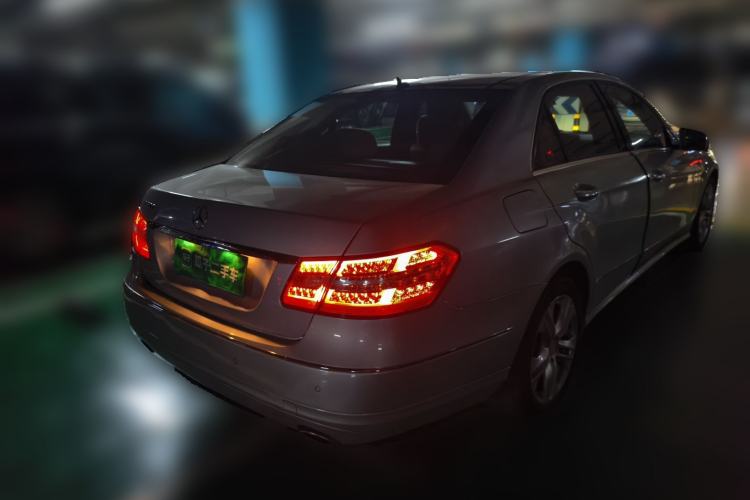 Used Mercedes-Benz E-Class 2010 E 300 Fashion Luxury Edition Rear Right 45 Deg