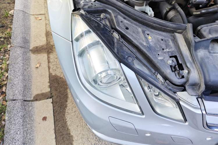 Used Mercedes-Benz E-Class 2010 E 260 CGI Coupe Right Front Headlight