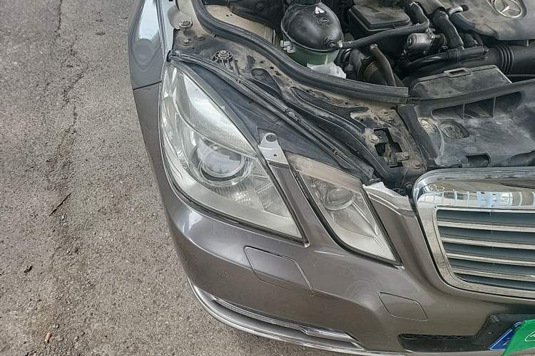 Used Mercedes-Benz E-Class 2010 E 260 L CGI Elegant Model Right Front Headlight