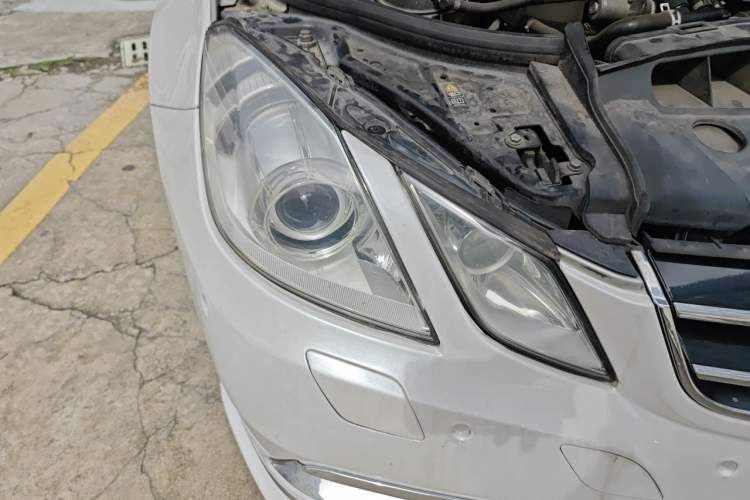 Used Mercedes-Benz E-Class 2010 E 260 CGI Coupe Right Front Headlight