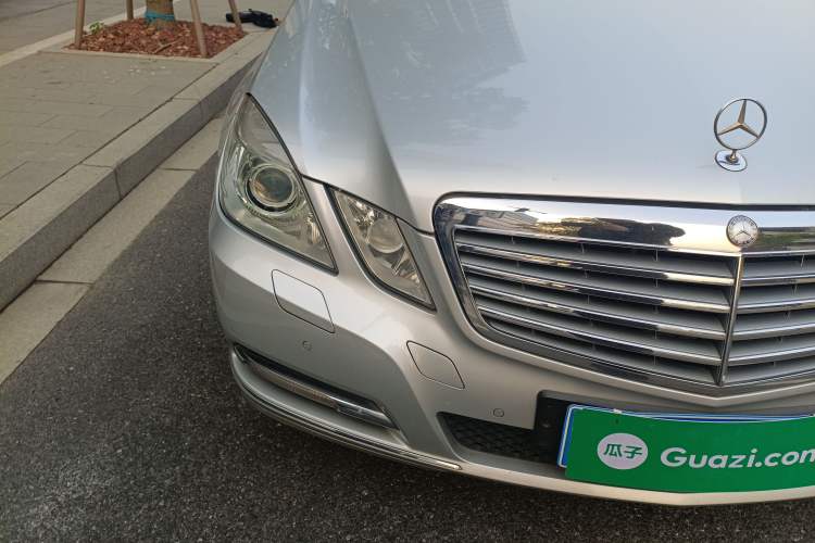Used Mercedes-Benz E-Class 2010 E 200 CGI Elegant Model Right Front Headlight