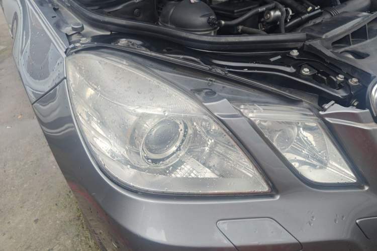 Used Mercedes-Benz E-Class 2010 E 200 CGI Elegant Model Right Front Headlight