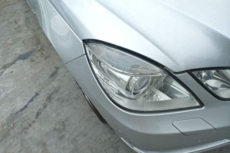 Used Mercedes-Benz E-Class 2010 E 200 CGI Elegant Model Right Front Headlight