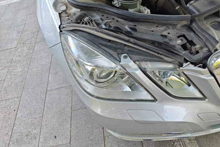Used Mercedes-Benz E-Class 2010 E 200 CGI Elegant Model Right Front Headlight