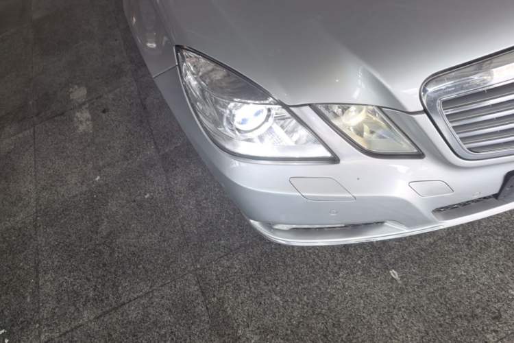 Used Mercedes-Benz E-Class 2010 E 200 CGI Elegant Model Right Front Headlight