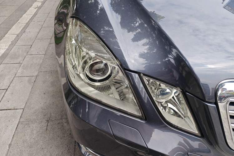 Used Mercedes-Benz E-Class 2010 E 300 L Fashion Model Right Front Headlight