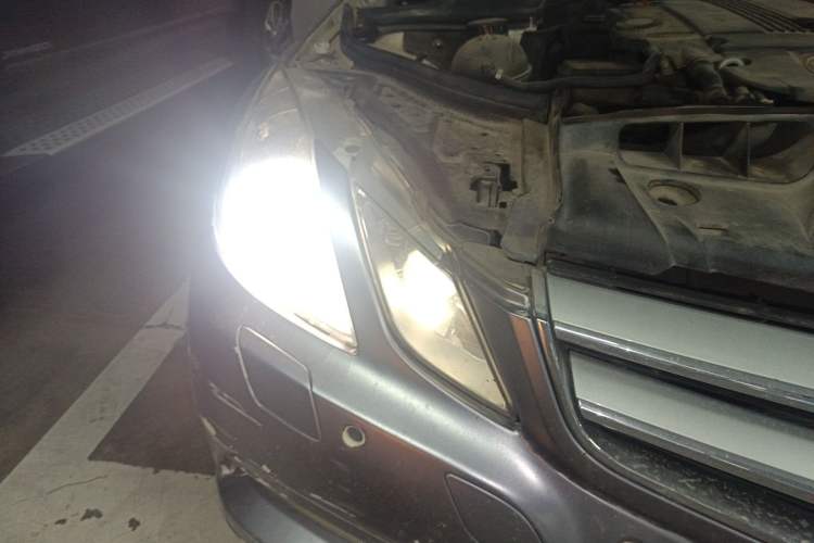 Used Mercedes-Benz E-Class 2010 E 260 CGI Coupe Right Front Headlight