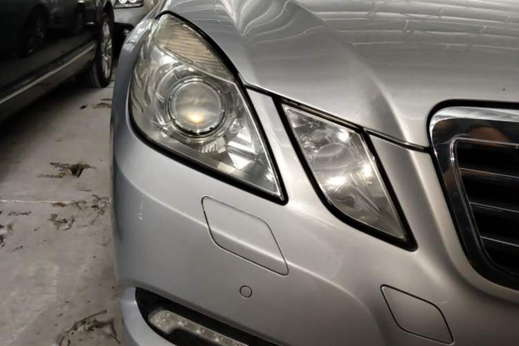 Used Mercedes-Benz E-Class 2010 E 300 Fashion Luxury Edition Right Front Headlight