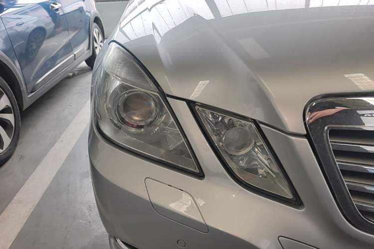 Used Mercedes-Benz E-Class 2010 E 200 CGI Elegant Model Right Front Headlight