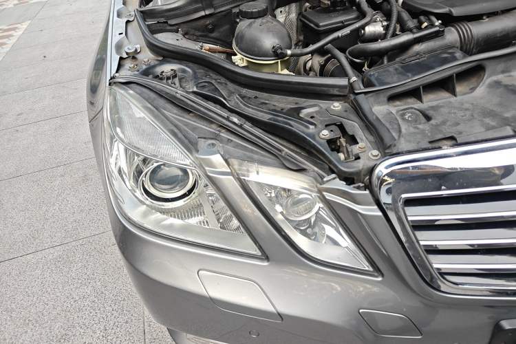 Used Mercedes-Benz E-Class 2010 E 260 CGI Fashion Model Right Front Headlight