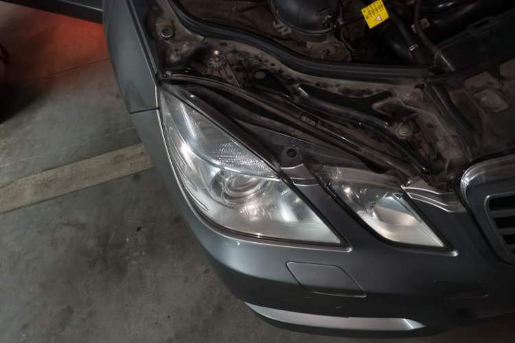 Used Mercedes-Benz E-Class 2010 E 260 CGI Fashion Model Right Front Headlight