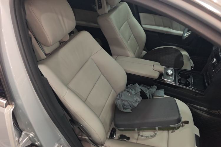 Used Mercedes-Benz E-Class 2010 E 300 Fashion Luxury Edition Right Front Seat