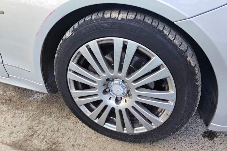 Used Mercedes-Benz E-Class 2010 E 260 CGI Coupe Right Front Wheel Hub