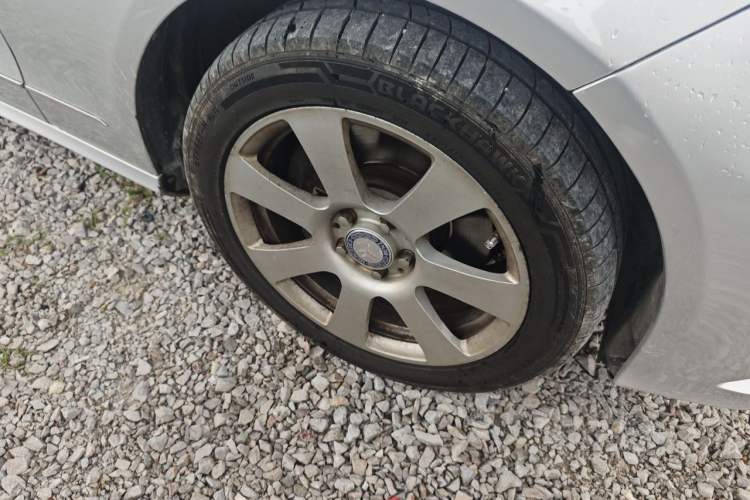 Used Mercedes-Benz E-Class 2010 E 300 Fashion Luxury Edition Right Front Wheel Hub