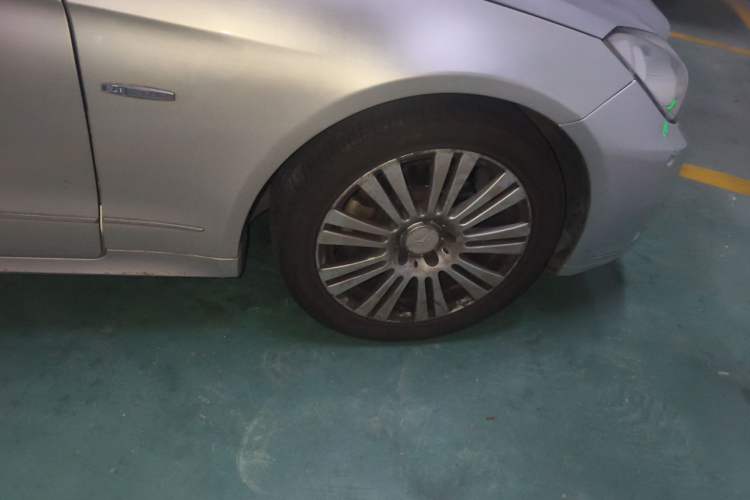 Used Mercedes-Benz E-Class 2010 E 260 CGI Convertible Right Front Wheel Hub