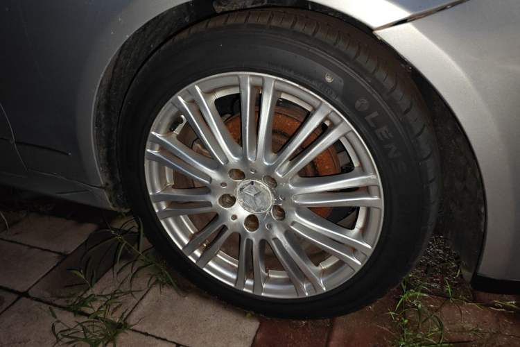 Used Mercedes-Benz E-Class 2010 E 260 CGI Convertible Right Front Wheel Hub