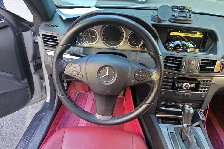 Used Mercedes-Benz E-Class 2010 E 260 CGI Coupe Steering Wheel