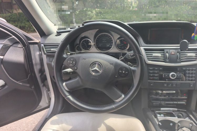 Used Mercedes-Benz E-Class 2010 E 300 L Fashion Model Steering Wheel