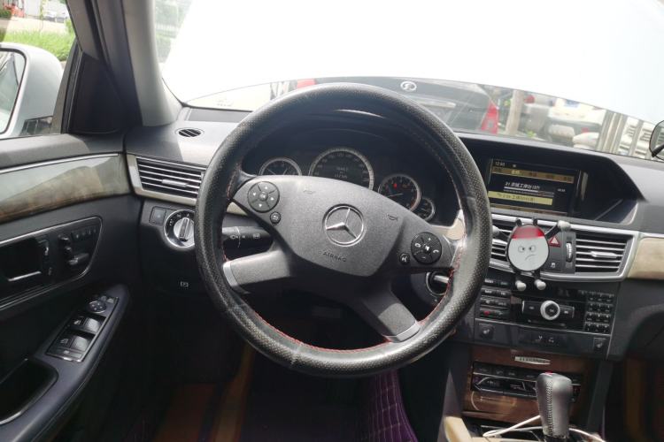 Used Mercedes-Benz E-Class 2010 E 200 CGI Elegant Model Steering Wheel