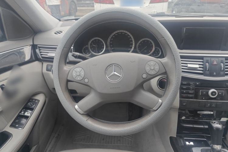 Used Mercedes-Benz E-Class 2010 E 200 CGI Elegant Model Steering Wheel