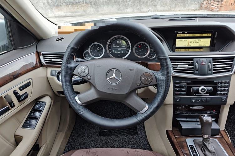 Used Mercedes-Benz E-Class 2010 E 260 L CGI Elegant Model Steering Wheel