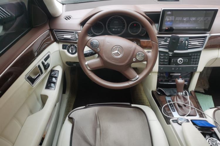 Used Mercedes-Benz E-Class 2010 E 260 L CGI Elegant Model Steering Wheel