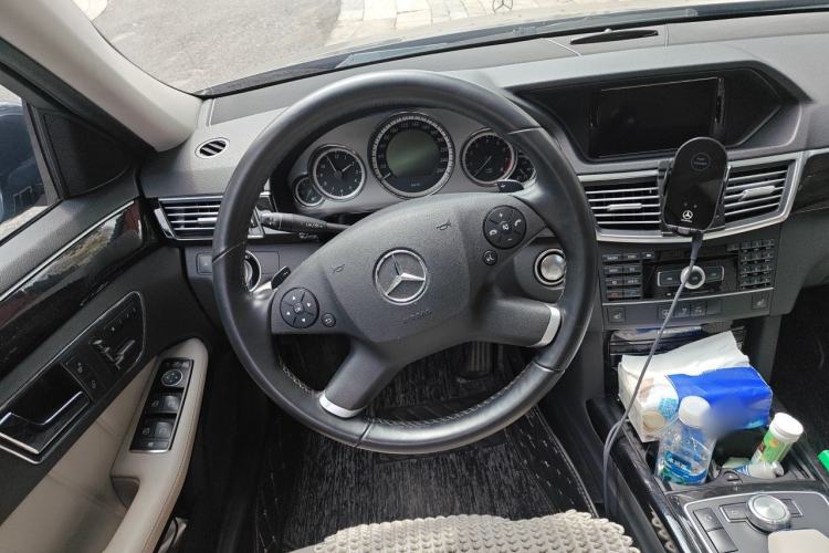 Used Mercedes-Benz E-Class 2010 E 300 L Fashion Model Steering Wheel