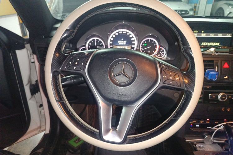 Used Mercedes-Benz E-Class 2010 E 260 CGI Coupe Steering Wheel