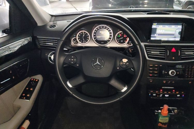 Used Mercedes-Benz E-Class 2010 E 300 Fashion Luxury Edition Steering Wheel
