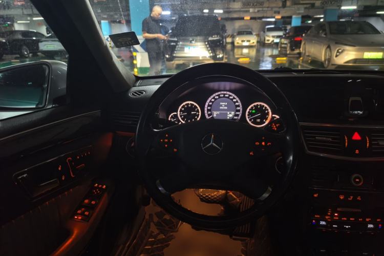 Used Mercedes-Benz E-Class 2010 E 300 Fashion Luxury Edition Steering Wheel