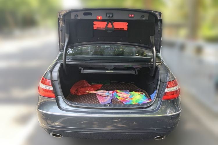 Used Mercedes-Benz E-Class 2010 E 300 Elegant Luxury Edition Trunk
