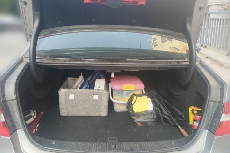 Used Mercedes-Benz E-Class 2010 E 300 Fashion Luxury Edition Trunk