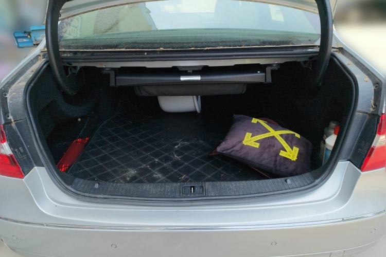 Used Mercedes-Benz E-Class 2010 E 260 CGI Fashion Model Trunk