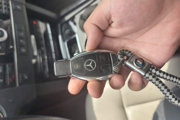 Used Mercedes-Benz E-Class 2010 E 300 L Fashion Model Vehicle Key