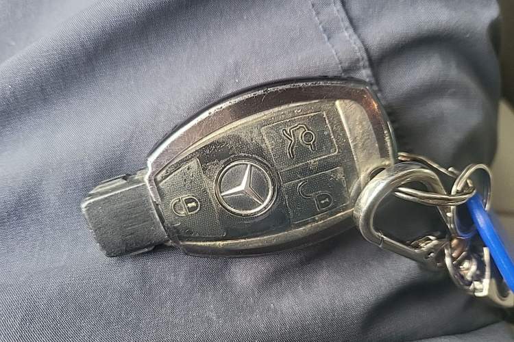 Used Mercedes-Benz E-Class 2010 E 260 L CGI Elegant Model Vehicle Key