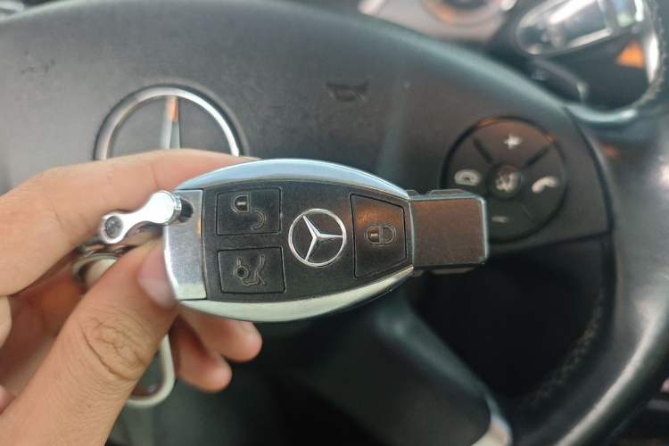 Used Mercedes-Benz E-Class 2010 E 300 Fashion Luxury Edition Vehicle Key