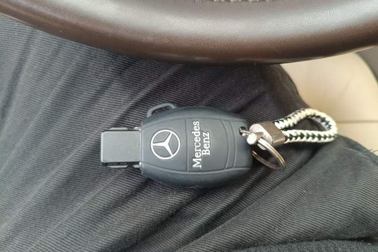 Used Mercedes-Benz E-Class 2010 E 200 CGI Elegant Model Vehicle Key