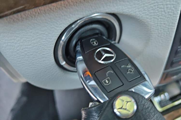 Used Mercedes-Benz E-Class 2010 E 200 CGI Elegant Model Vehicle Key