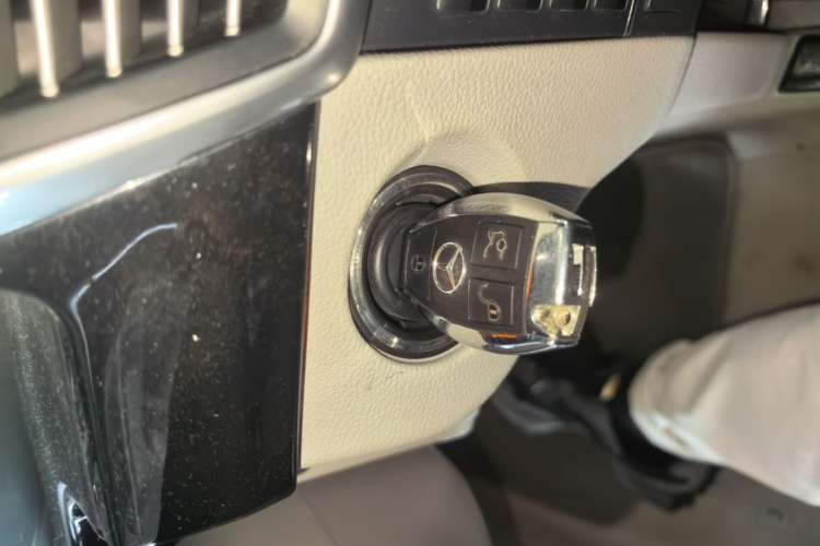 Used Mercedes-Benz E-Class 2010 E 200 CGI Elegant Model Vehicle Key