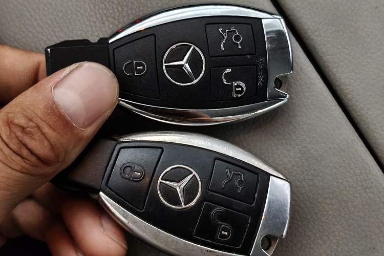 Used Mercedes-Benz E-Class 2010 E 300 Fashion Luxury Edition Vehicle Key