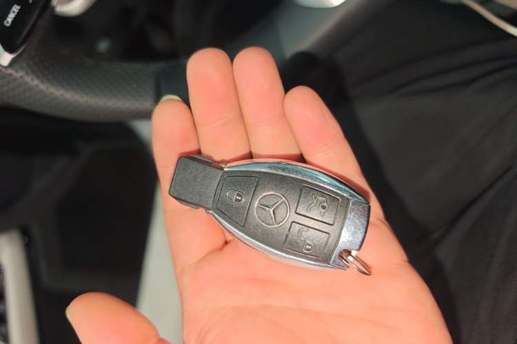 Used Mercedes-Benz E-Class 2010 E 300 Fashion Luxury Edition Vehicle Key