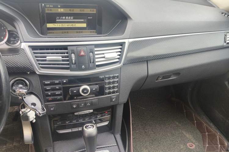 Used Mercedes-Benz E-Class 2010 E 260 CGI Fashion Model Audio And AC Panel