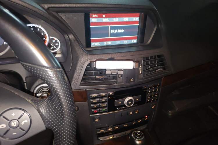 Used Mercedes-Benz E-Class 2010 E 260 CGI Coupe Audio And AC Panel
