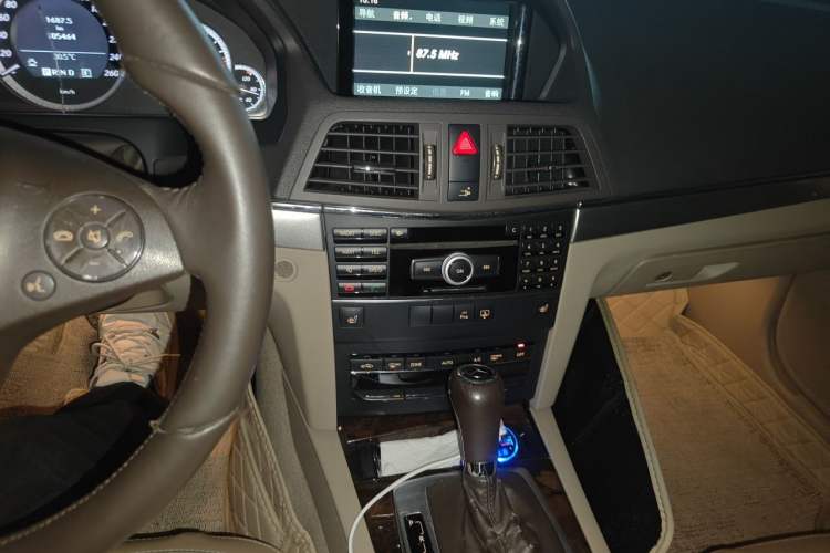 Used Mercedes-Benz E-Class 2010 E 260 CGI Coupe Audio And AC Panel