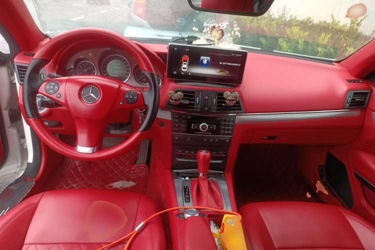 Used Mercedes-Benz E-Class 2010 E 260 CGI Convertible Center Console