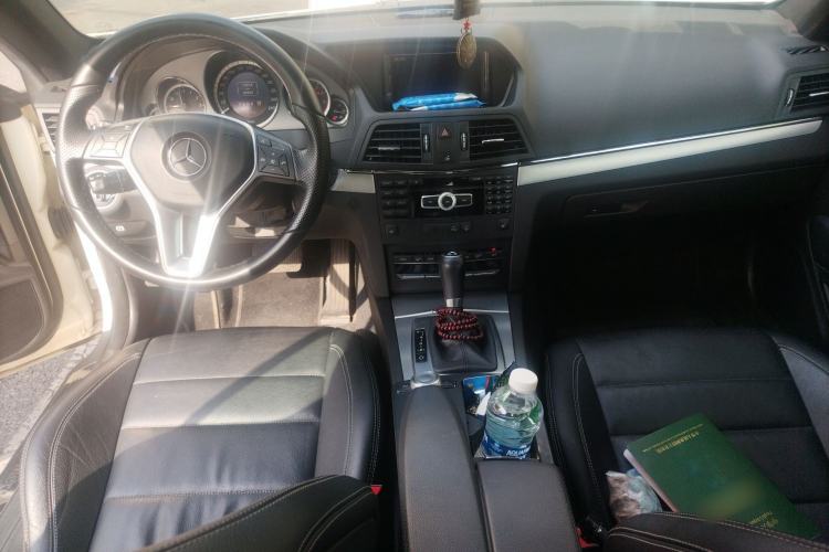 Used Mercedes-Benz E-Class 2010 E 260 CGI Coupe Center Console