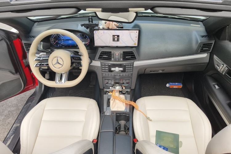 Used Mercedes-Benz E-Class 2010 E 260 CGI Convertible Center Console